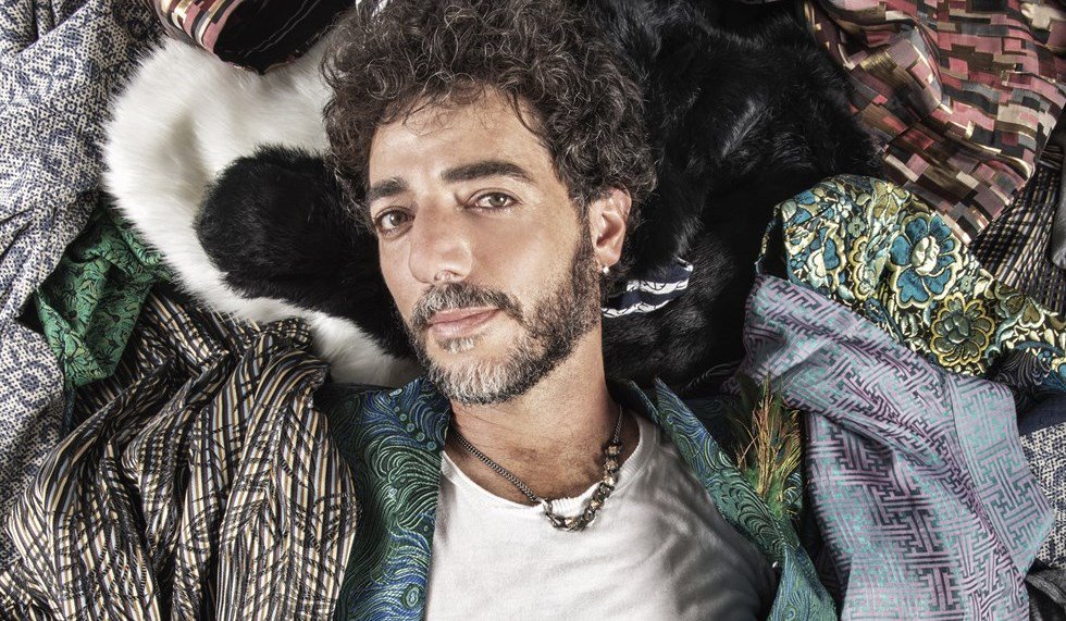 ginomagazine's tweet photo. Da #SoldOut i live di @MaxGazze a #Roma del 19-20 febbraio. Ma c'è una nuova data a ottobre! https://t.co/vIvrnLd1LH https://t.co/0JptpSh6uU