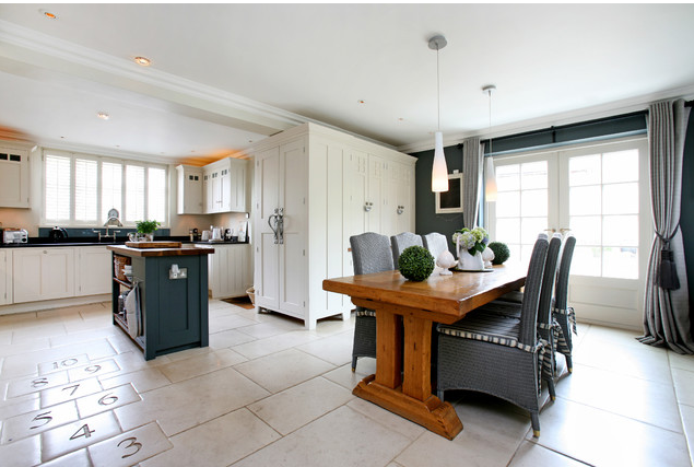 HenleyHGShow's tweet photo. Can you spot the quirky detail in this #kitchen scheme? If you're stumped, you can ask @adventuresinliv at the show! https://t.co/ZTYqoxmfC8