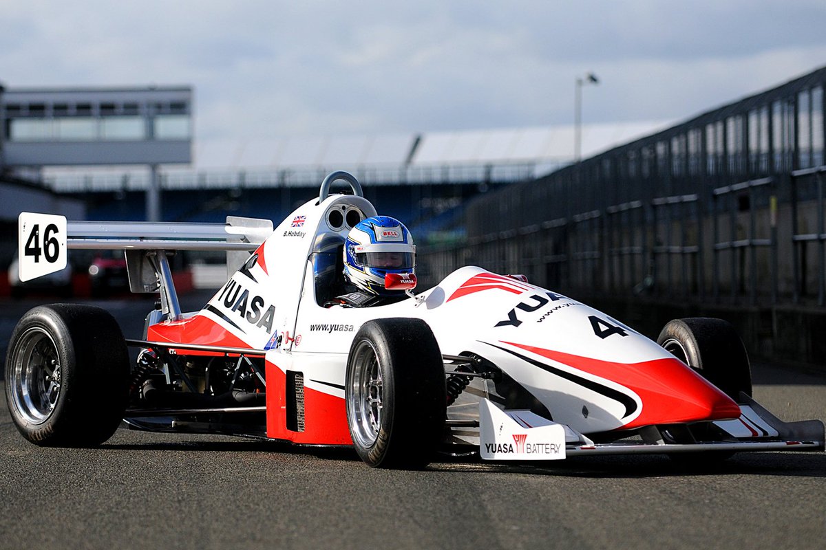 Check out our new livery for <a href="/FormulaJedi/">Formula Jedi</a> racer <a href="/BHobday/">Bradley Hobday</a>. Pic <a href="/SilverstoneUK/">Silverstone</a> today. More at yuasa.co.uk/2016/02/yuasa-…