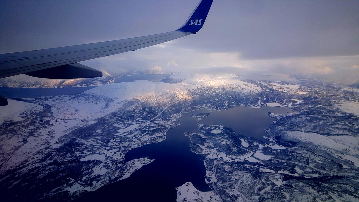 JackShjt's tweet image. The view over Tromsø was prettay good! #splashjam