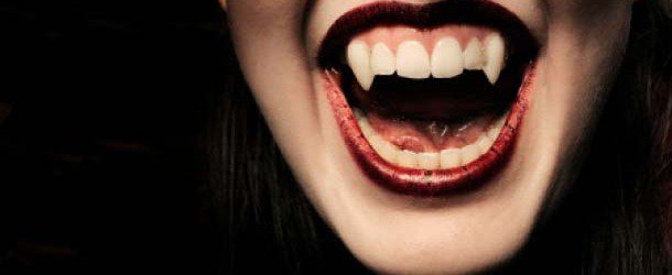 dani3palacios's tweet photo. [VIDEO] Posible vampiro es grabado en un centro comercial  https://t.co/sezXVkRGJI https://t.co/sieepqutln