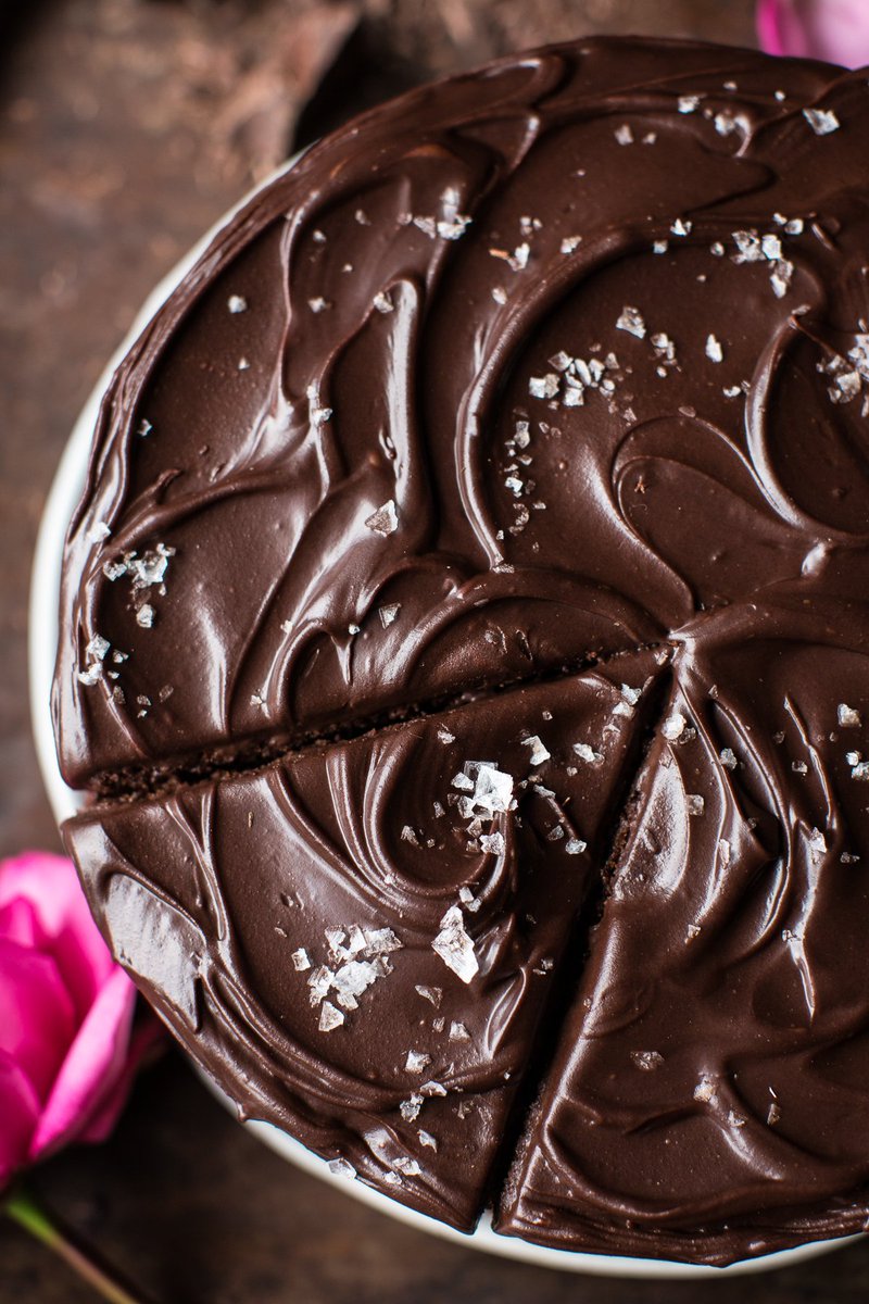 BEChocoGourmet's tweet photo. #Chocolate Cake with Creamy Chocolate Almond Butter Buttercream|Level Intermediate|#Recipe ►https://t.co/DxH192uKr5 https://t.co/AvHY6MaW7h