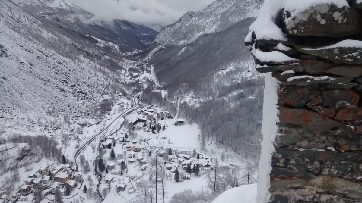 BricTour's tweet photo. Uno sguardo su #Balme di ieri mattina. #VallidiLanzo https://t.co/ALEyAZgHeR