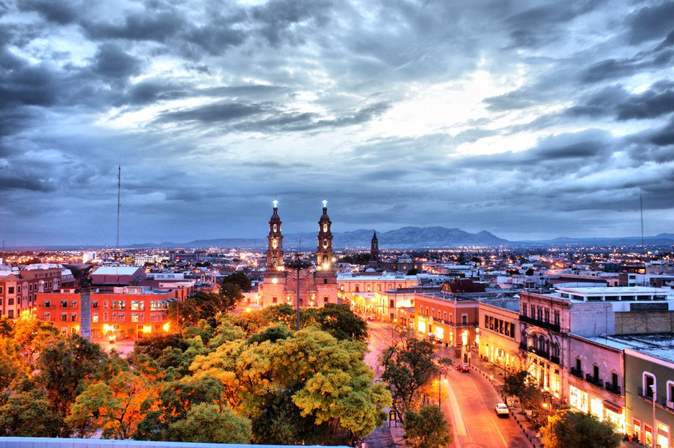 Aguascalientes's tweet photo. "Me gusta"si cambiarías el paisaje de tu oficina,salón de clases o de tu casa por un espectacular #FinDeSemana enAgs https://t.co/e2eQ6I9Hrz