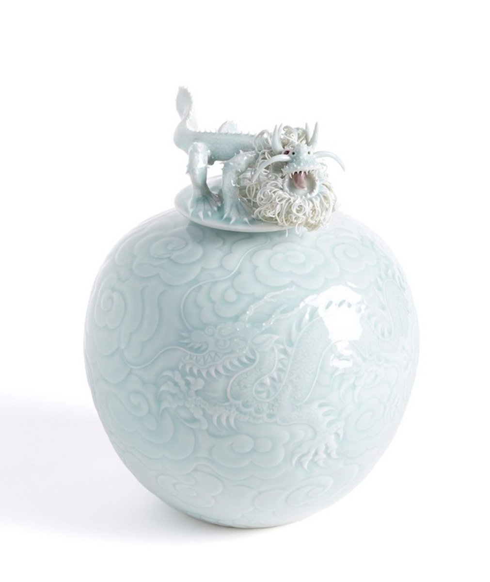 CraftsAmerica's tweet photo. Master potter Cliff Lee brings his award winning masterpieces to Palm Beach Fine Craft Show https://t.co/k8tOkjwH8i https://t.co/62ek0A87L2