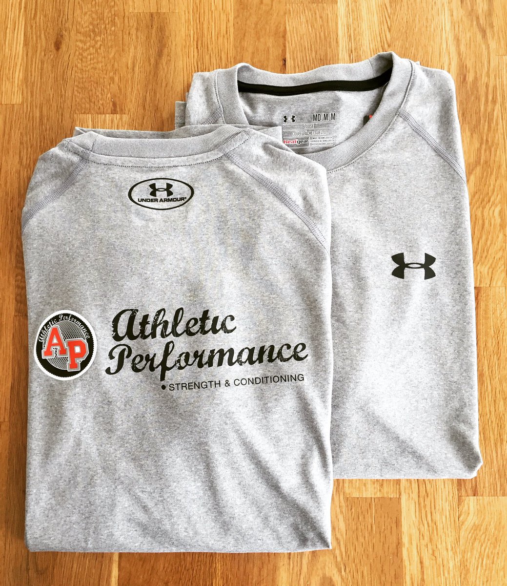 CoachJanzon's tweet photo. Lag t-shirts redo! Bra lag behöver bra gear från @UnderArmour    Arena Run here we come! https://t.co/n2QEnFfz9E