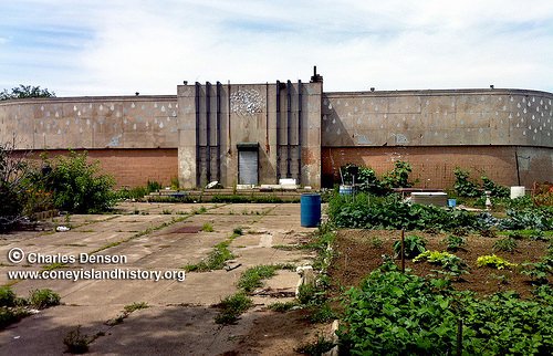 ConeyHistory's tweet photo. #fbf @ConeyHistory's Charles Denson on #ConeyIsland Pumping Station https://t.co/SFp5sokZ8R @nyclandmarks #Backlog95 https://t.co/iKIEUaDvR5