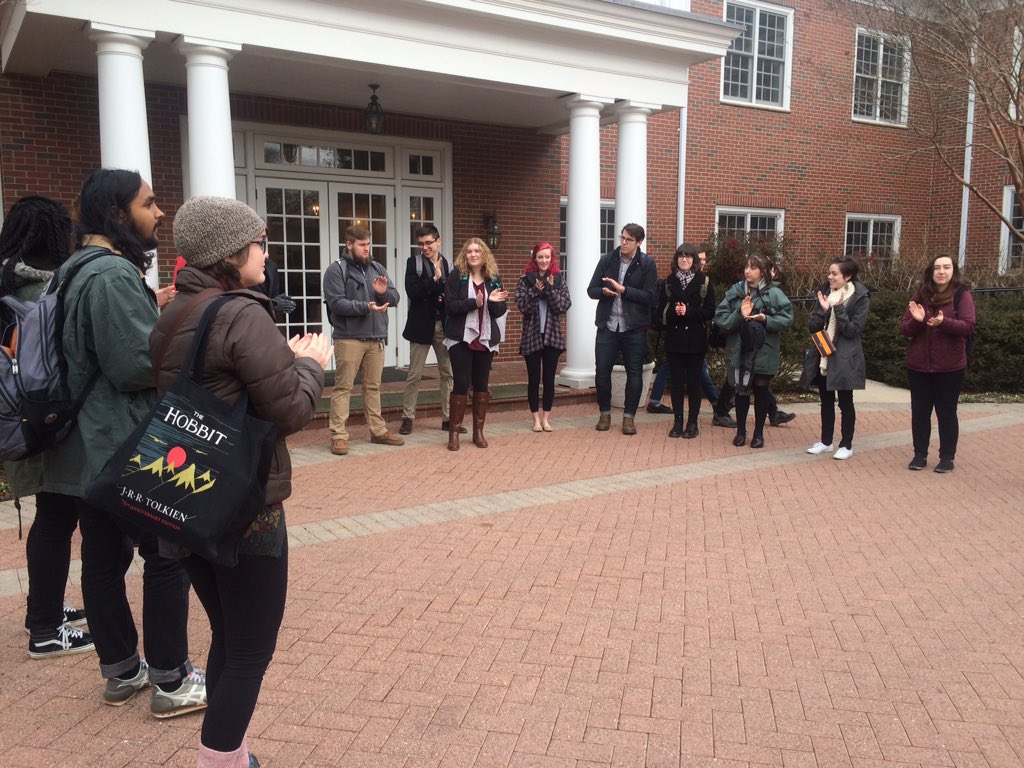 umwenviroaction's tweet photo. #DivestUMW https://t.co/AFt1c31Dci
