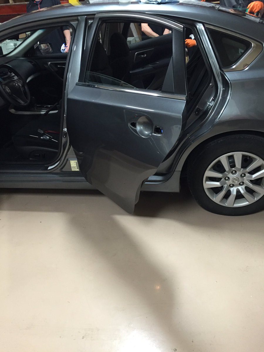 bigpicturemag's tweet photo. Tip #2 from @ADGraphics_NA @mrjustinpate: Take the hardware off before you clean #Avywraptraining #carwrap https://t.co/maihMx1mFW