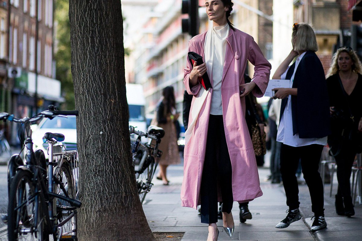 BritishVogue's tweet photo. From debuts to return shows, see the brands to look out for at #LFW: https://t.co/Um5HtHGLIl https://t.co/uChFoiRoEA