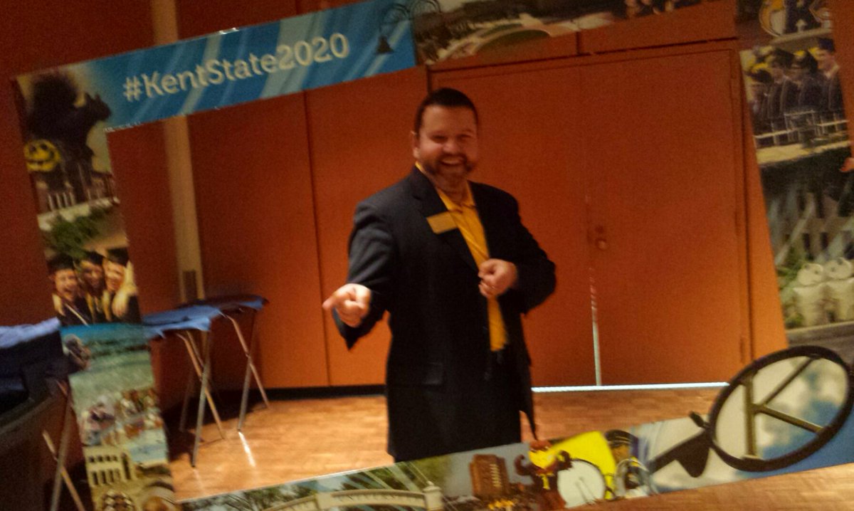 KentStateJoy's tweet photo. Dave Garcia, Senior Associate Vice President welcoming everyone to Golden Flash Day! #kentstate2020 https://t.co/S64uIJHtXu