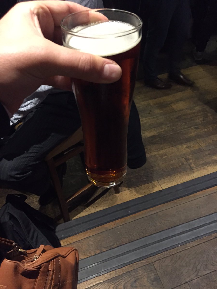 PaulF_BDM's tweet image. @leondonhowgill @SW_Trains have lost all prospective of time now #2pintsin