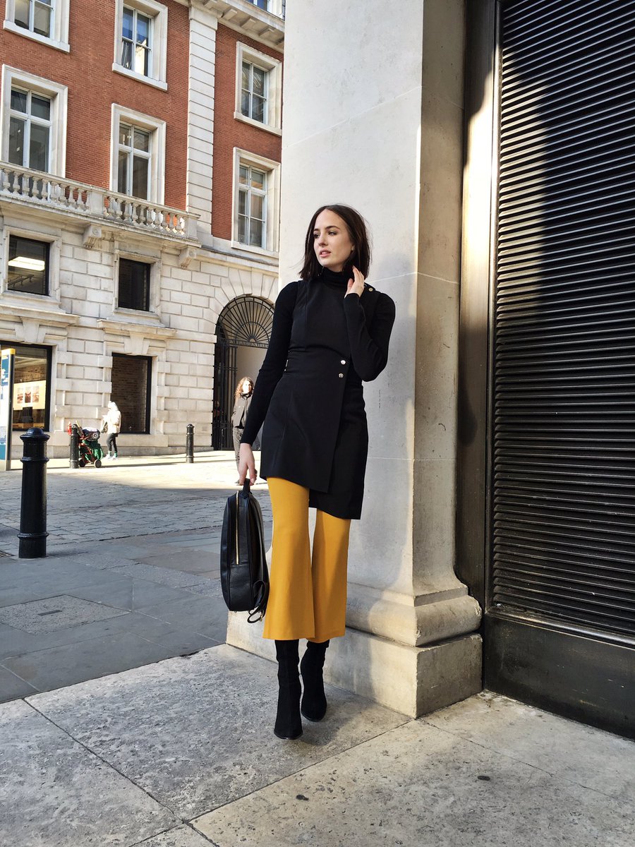 day 1 at #LFW. Wearing @fshnbnkr and <a href="/LoxleyEngland/">Loxley England</a> 💛