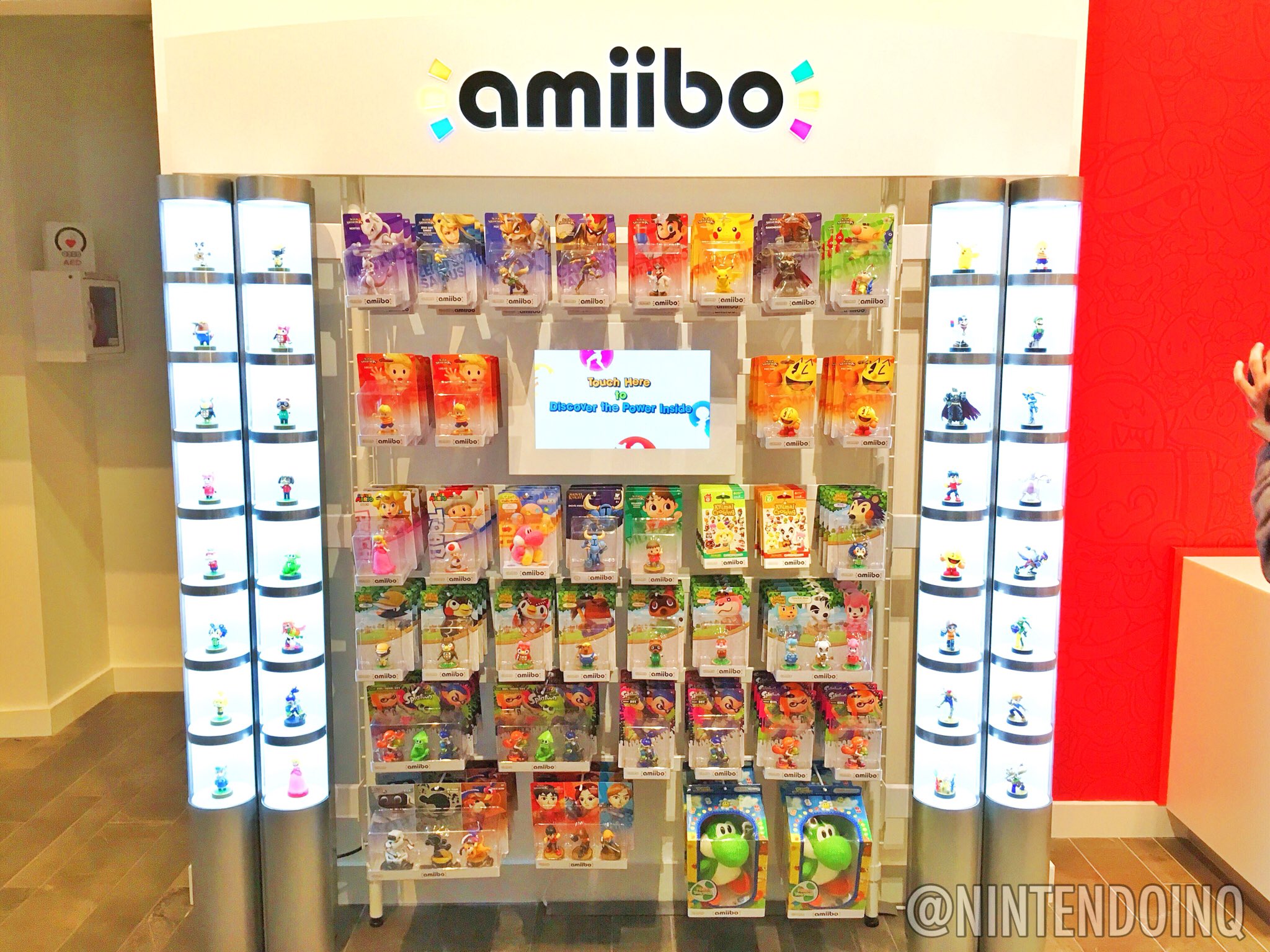 Amiibo News on Twitter: amiibo Nintendo New York! Even Mega Yarn Yoshi is here! https://t.co/kbFZLbKHHb" /