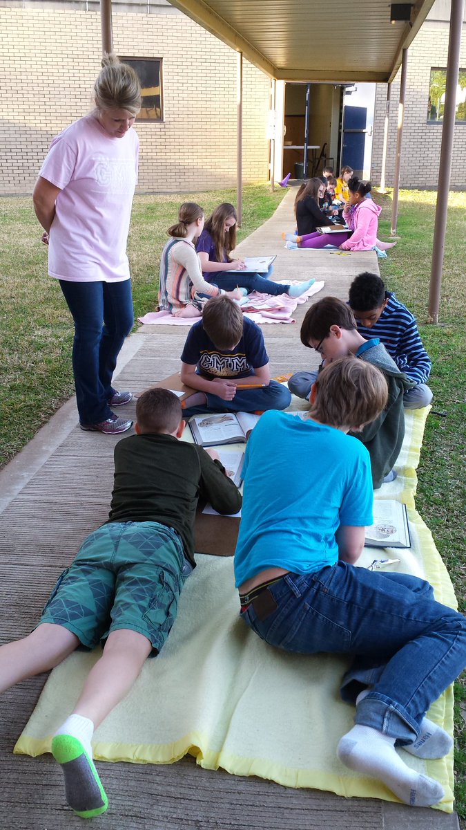 CMMStallions's tweet photo. Mrs. Hedges class taking advantage of our La. weather! What a great place to learn! https://t.co/IriJ9t3h6R