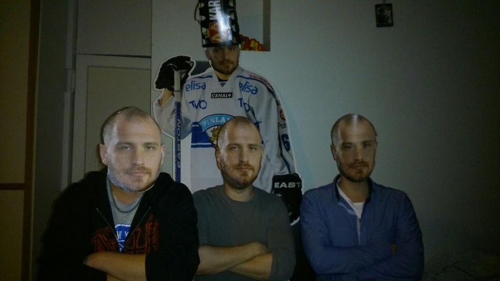 Za666Zu's tweet photo. @monsterimonni Team Virtanen valmiina Kalpan kaatoon! #liiga #KalpaTps #voitollayöhön https://t.co/he0gN6vNLz