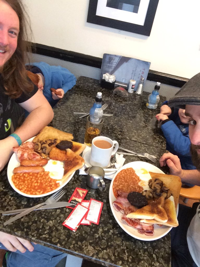 HoldenZXR's tweet photo. Top breakfast in a top cafe!! #Tramsmumbles #SoMuchFood #Swansea #SoMuchFood #NotEatingForAWeek @totallyobscure https://t.co/aSHQRc4wxg