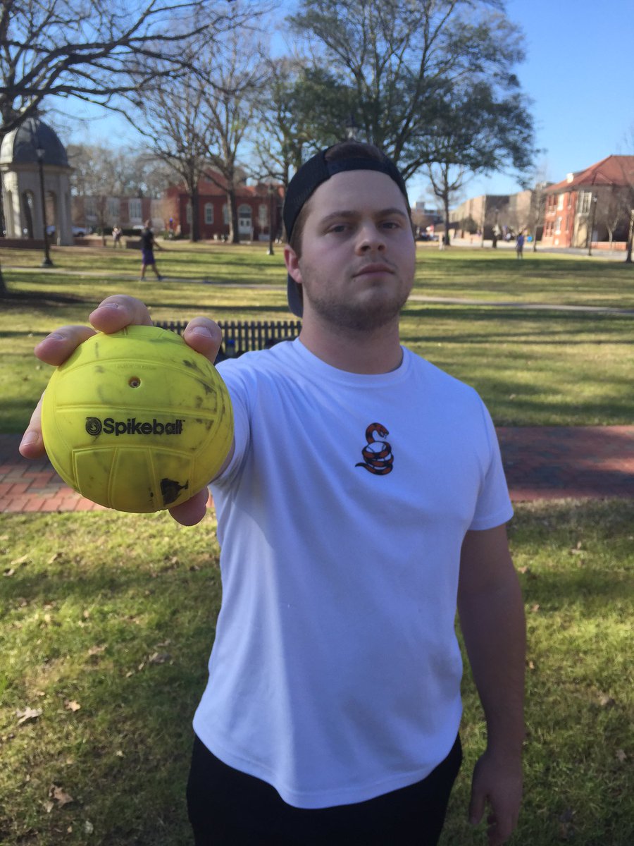 PirateSpikeball's tweet photo. Spikeball today on the mall at 1. Will you be there? #SpikeOnPirates 👋🏼🌕🚧 https://t.co/mOJCyBmhwW
