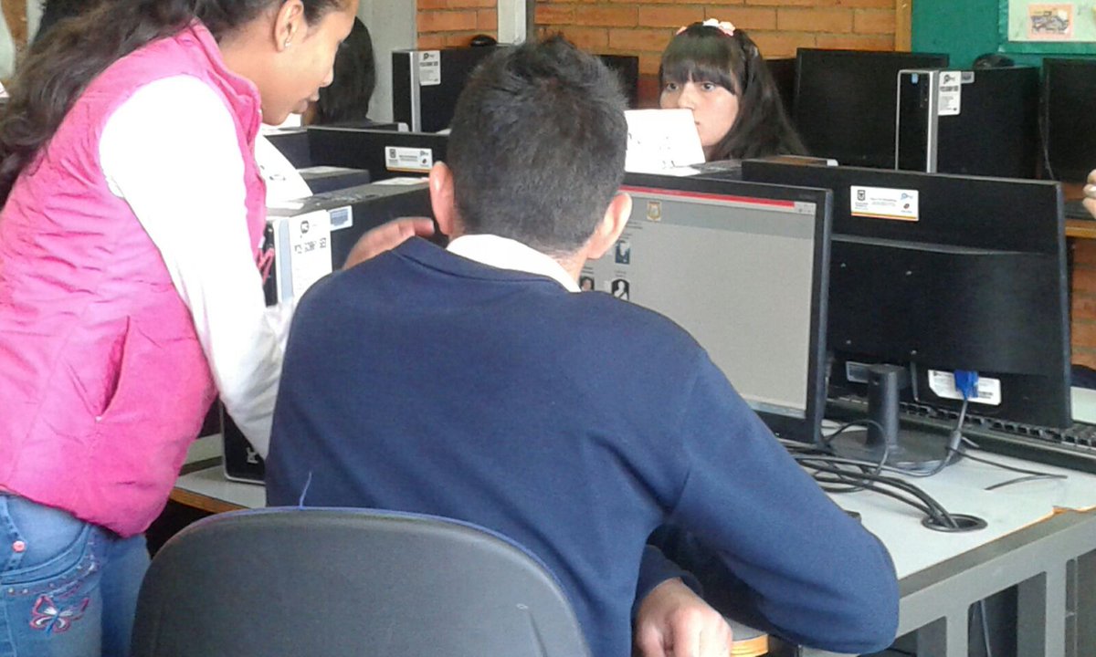 PIECCCIUDADBOLI's tweet photo. Porque todos somos parte #YoEligoPAZ en el colegio Nicolás Gómez Dávila @Educacionbogota https://t.co/L5zVo21rdg