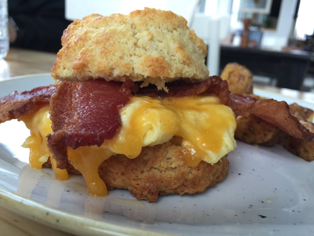 EatGuideCenOR's tweet photo. Say hello to the #breakfast sandwich at #JacksonsCorner y'all! #FoodPorn #inBend https://t.co/kFrwKXdqmU