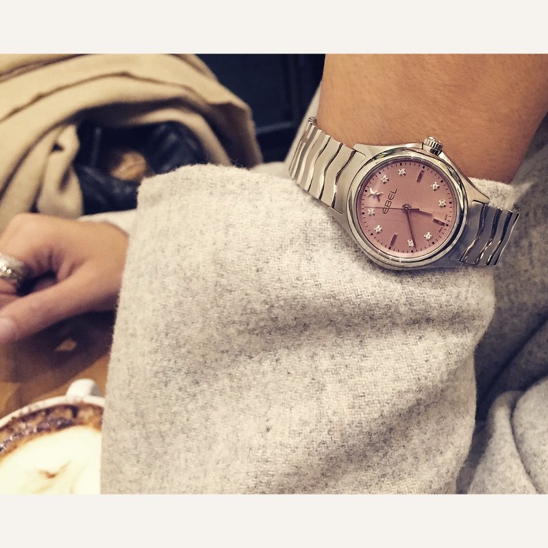 ebelwatch's tweet photo. take a break with EBEL Wave. 

#ebel #ebelwatch #ebelwave #montre #horlogerie #watch https://t.co/Kc4vojg2Se