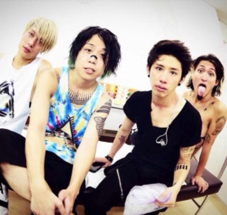 10969lovetaka's tweet photo. よおし！Takaは成功したからTomoya！！Tomoyaの誕生日までに６２７RT目指すッ！目指すのはただの自己満ってわかってるけど誰に何を言われようと目指す！
#RTした人全員フォローする 
#ONE OK ROCK
#627RT https://t.co/4ouukP3Akr
