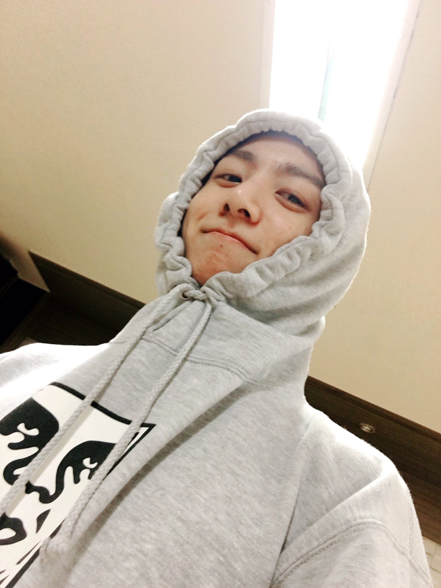 방탄소년단 뭔가 뭐 닮았는데 찾아주세요 여러분 T Co cxtizxnq