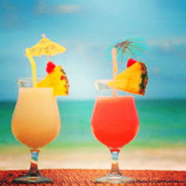 DreamsResorts's tweet photo. It's the weekend! Meet us for drinks on the beach at Dreams Riviera Cancun! #HappyFriday https://t.co/MSUlM6zVAY https://t.co/zLxP1avFL6