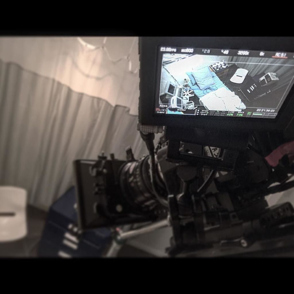 PeytonSkelton's tweet photo. Ahhh Patient rooms how I have missed #Filming in thee!! #NoiHavent #upintheceiling #reddra… https://t.co/22aN58sGfB https://t.co/WhB7jovT0u