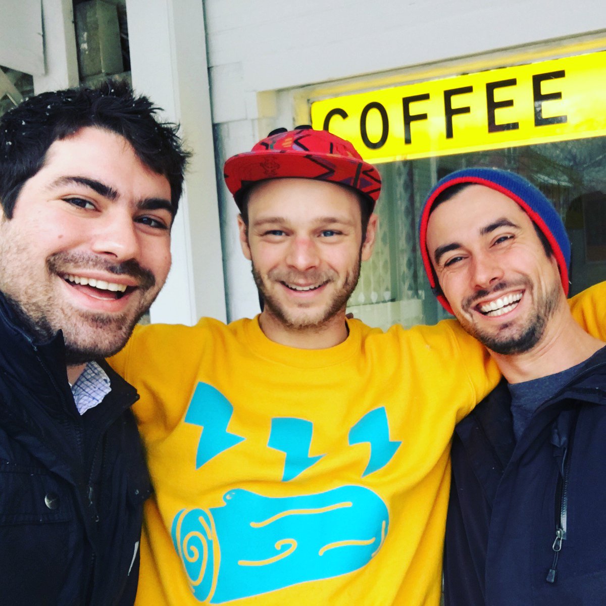 UELZING's tweet photo. Happy Friday!!! It's great to be working with such awesome people #ZINGteam
signing off/ -Jade https://t.co/WEb460mBhD