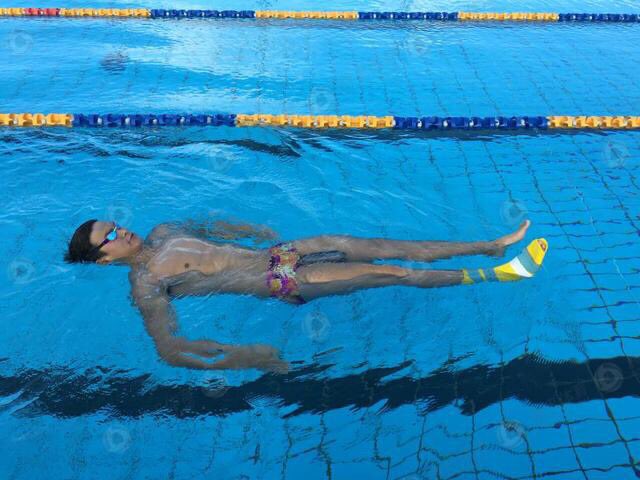 SunYang1201's tweet photo. Tough! Sun Yang started training with one leg 11 days after foot fracture
#SunYang #孙杨 #swimming #Rio2016 #olympics https://t.co/2pbeFySHuD