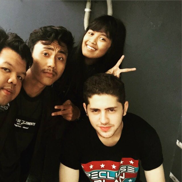 ImCaesar_Hito's tweet photo. @cemalurhanoff Ingat orang" ini? Slah satunya aku disitu:D yg cwe ya:D say hay @krisnafebriany dong :D #askcemal  :D https://t.co/42Mmm3CawG