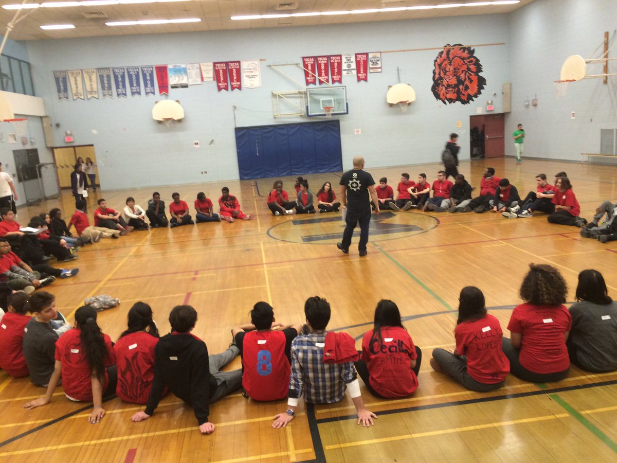 MrBD_Souza's tweet photo. #TeamFire during the #positivegear presentation @MarroccoCSS #developmentassets https://t.co/Y7ZpgmiIqK