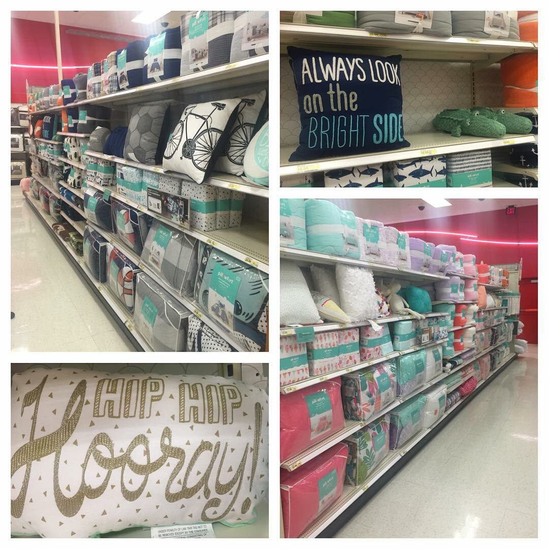 ImFreakShow's tweet photo. Pillowfort has arrived at T1375 and it is beautiful!! #pillowfort #target #targetstyle #bedding #lovemyteam https://t.co/29xpcGU3O4