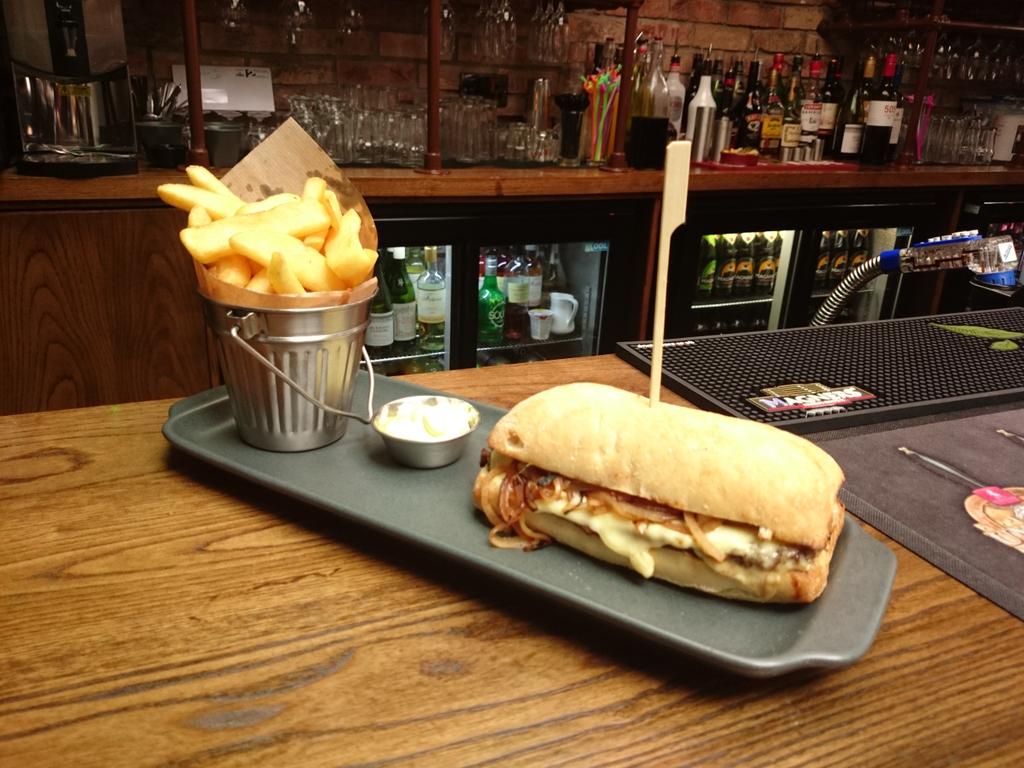 foundry_derek's tweet photo. Food served daily Monday to Saturday!!  
Food served tonight from 5pm to 8pm. 
Tel 01248 724512 to book your table. https://t.co/t5PG2fAMps