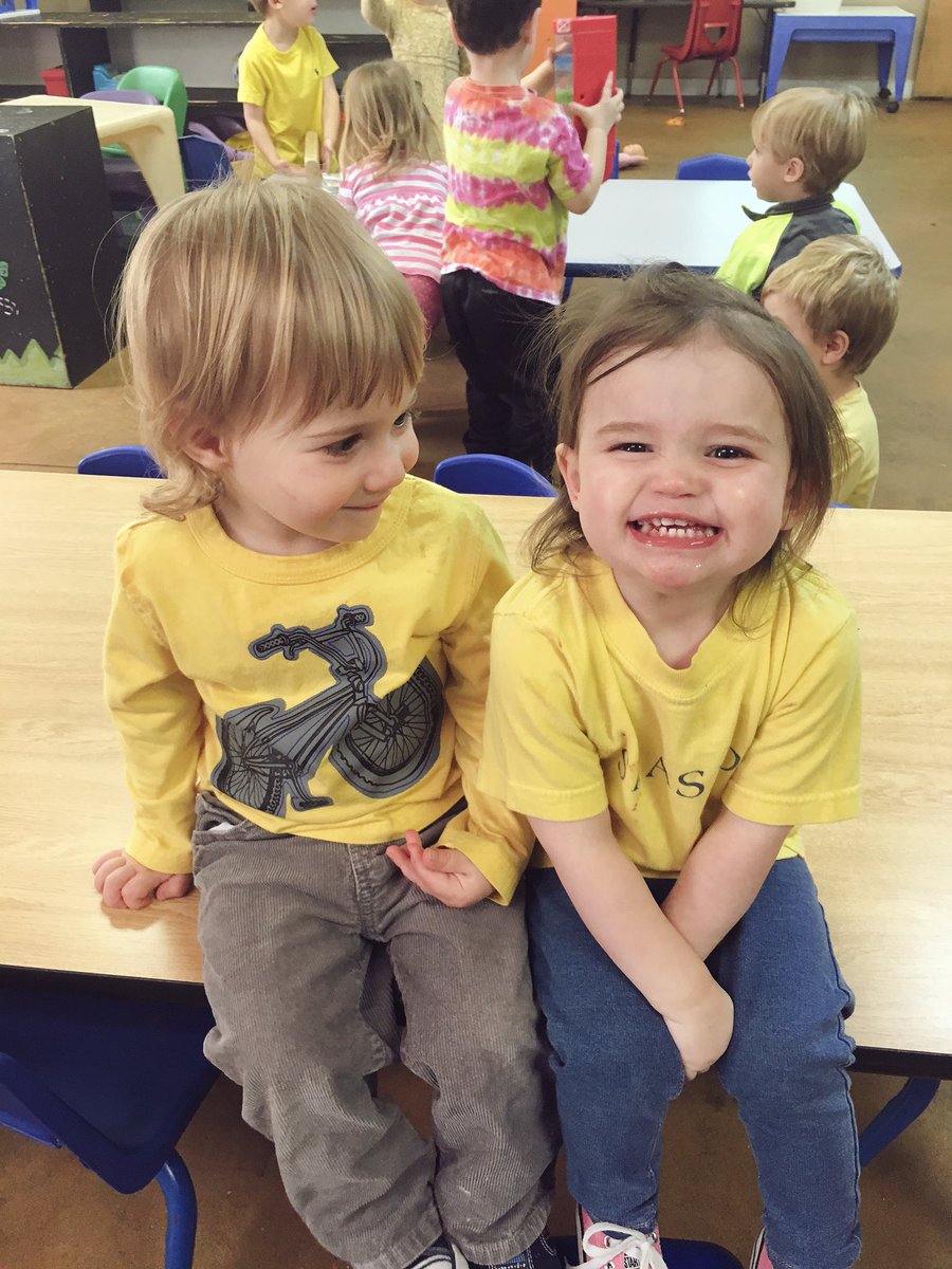 khop08's tweet photo. They nap beside each other, they eat lunch together, and they play together all day. Harper has a BF ��� https://t.co/oSVRTqgF2R