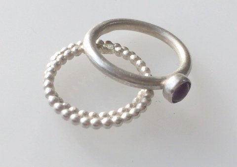 JCarterLilley's tweet photo. Latest Coms: more rocking on the bezel, final sand, then it will be ready! #handmade #jewellery #silverjewelry https://t.co/OYubYLQeW2