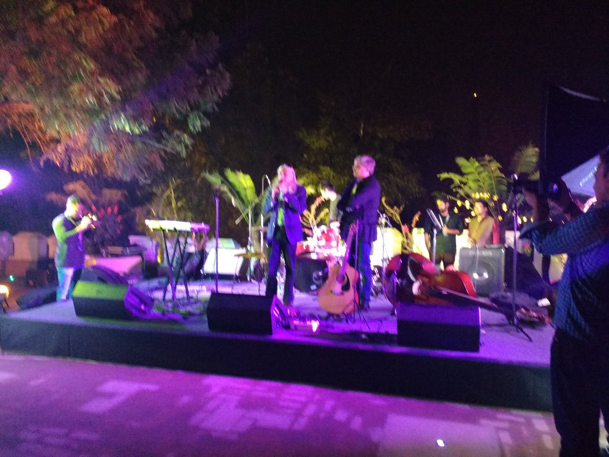 sushil's tweet photo. As the music took a pause, @SanjoyRoyTWA delivers an inspiring keynote to launch  #Simplyfest https://t.co/XUk5T3rn5c