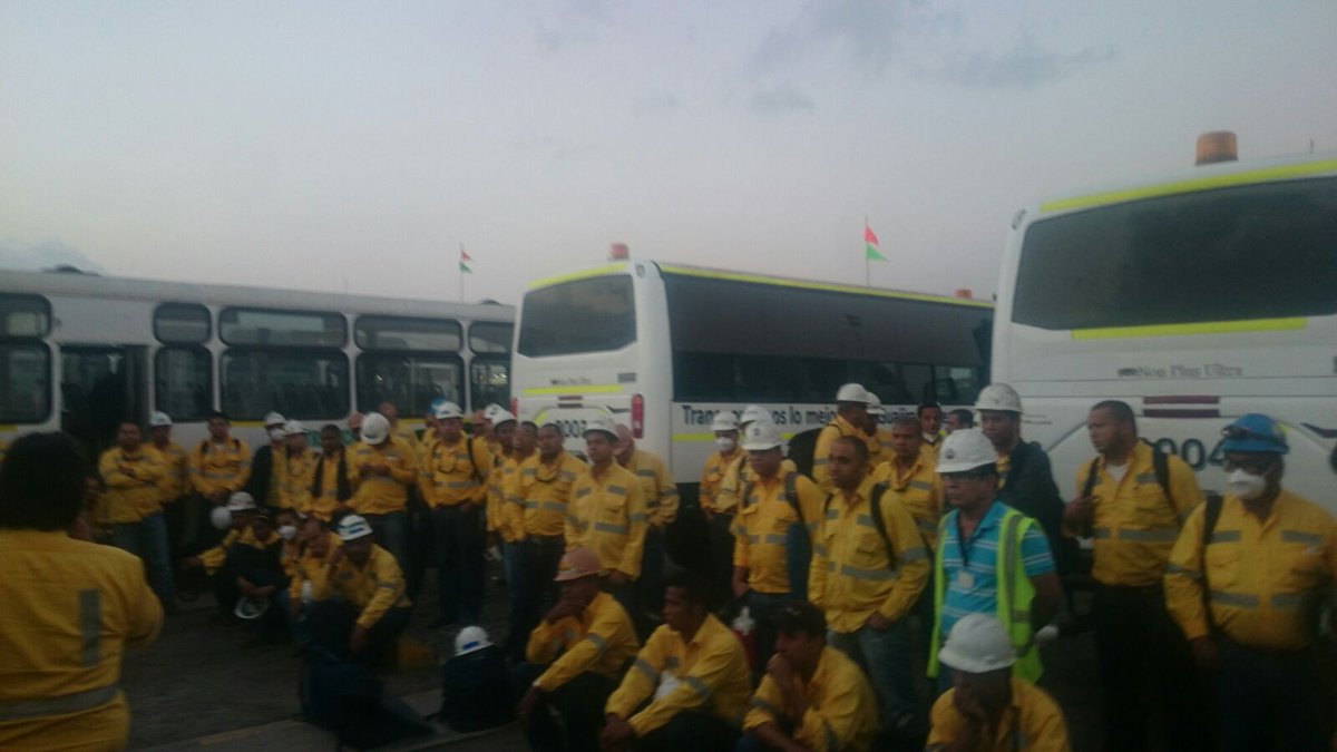 sintracarbon's tweet photo. El respaldo de los trabajadores es total a su justo pliego de peticiones #SintracarbonEsDignidad https://t.co/zKs0FgVLtv