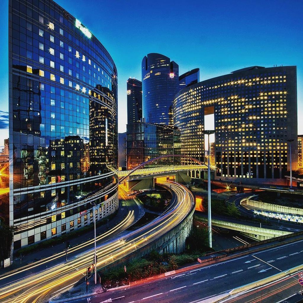 LibraryTravel's tweet image. La Défense, the business district of Paris, France, by night. 😍😍 Tag your travel buddy! 😊😊… ift.tt/1KuUY9t