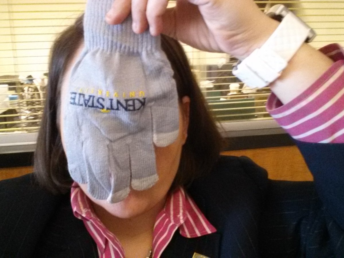 KentStateJoy's tweet photo. #kentstate2020. Hey Golden Flash Day attendees. Did you lose one of your gloves? Check with Admissions! https://t.co/rBfSeG5sqK