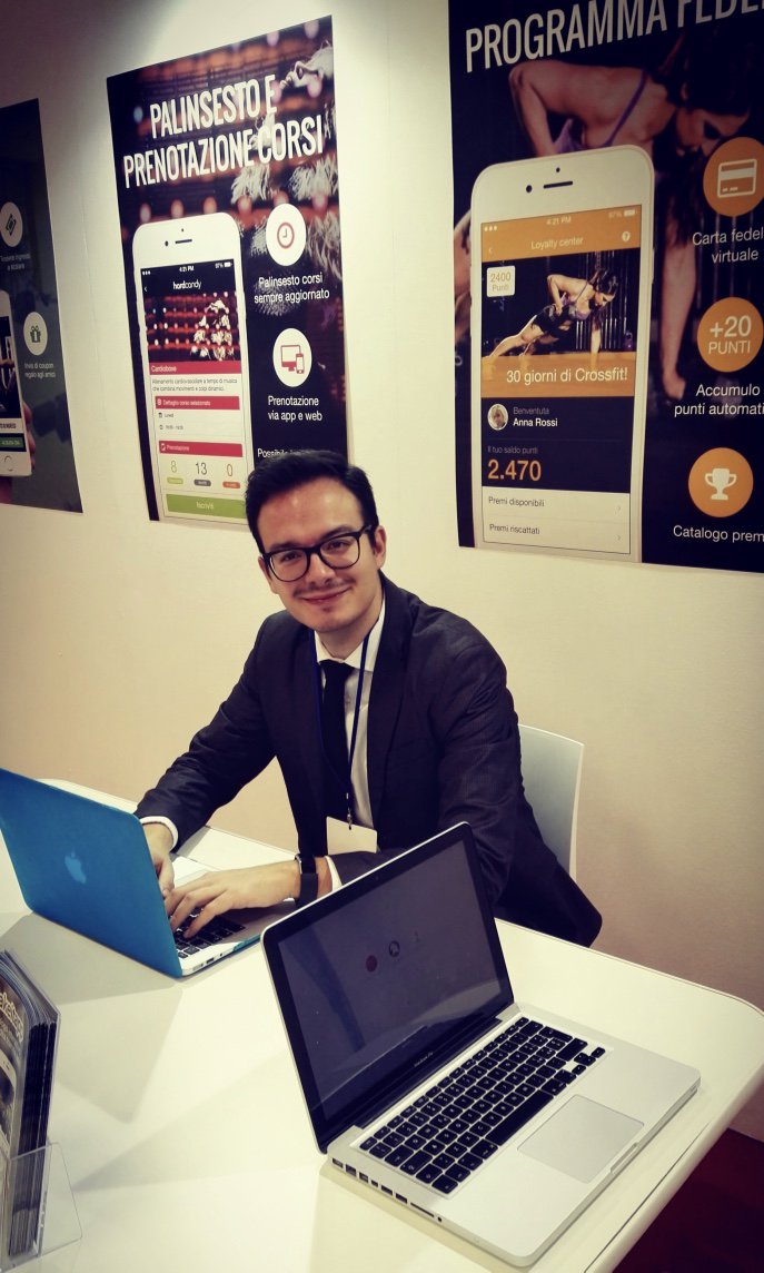 Makeitapp's tweet photo. Makeitapp Sales Team at ForumClub e ForumPiscine 2016! https://t.co/evHs0qGyEA