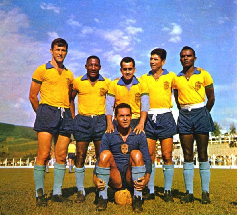 OldFootball11's tweet photo. #Brazil (1962): #Bellini #DjalmaSantos #Zito #NiltonSantos #Zozimo and goalkeeper #Gilmar. https://t.co/MlbOQbdJgR