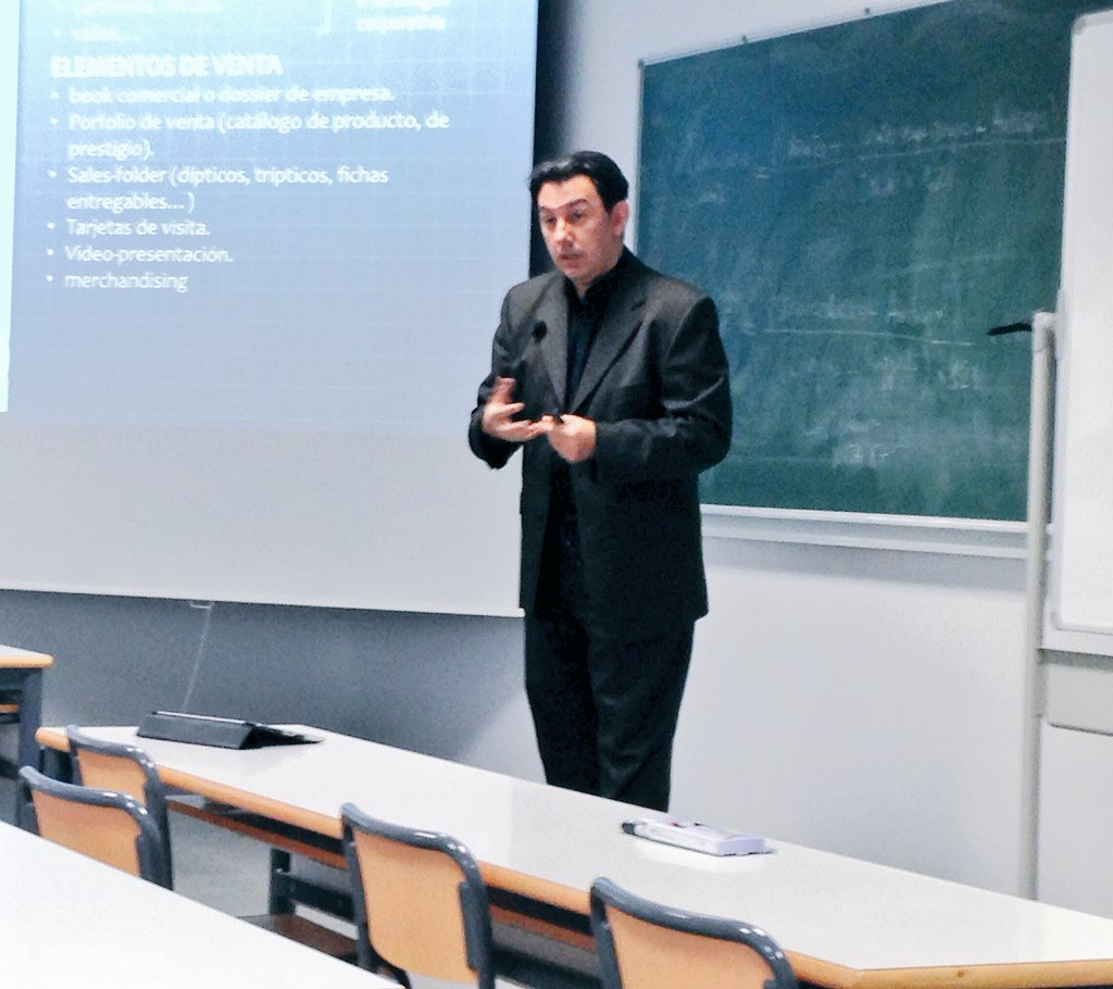 marketingupv's tweet photo. Hoy tenemos a Paulino Borrell @VentaCientifica hablándonos de Planificación y Control del #Marketing en #macom7 https://t.co/J9gCHNFjeM