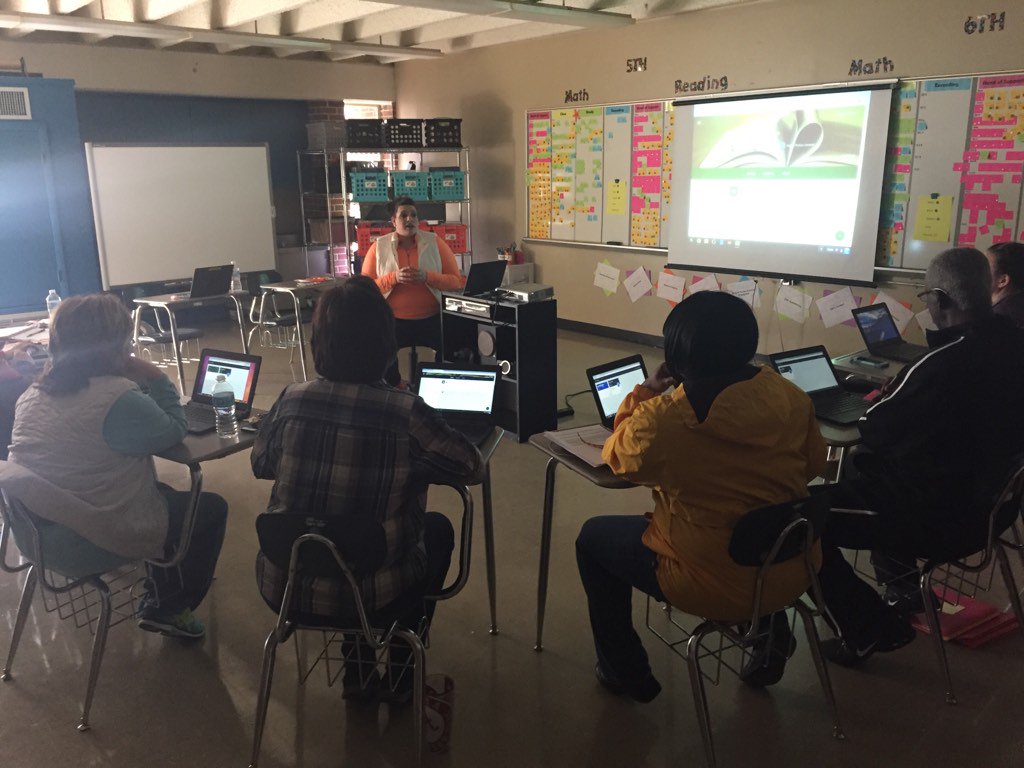 Andy_Caves's tweet photo. Radney teachers participating in Google Classroom PD. 1:1 Fun @google https://t.co/wpYtPd88SD