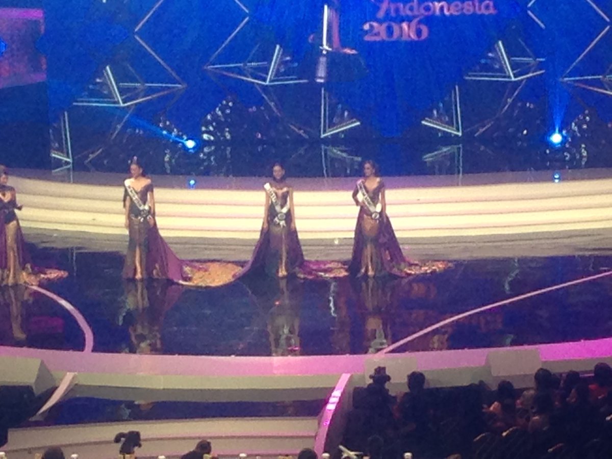 Finalis <a href="/puterindonesia_/">Official Puteri Indonesia</a> yang masuk ke3 besar #PPI2016 #puteriindonesia2016