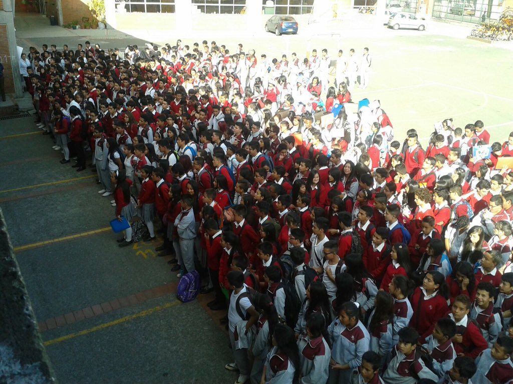 PIECCEngativa's tweet photo. En el Col.Rep Guatemala #YoElijoPAZ porque participó y hago parte del Gobierno escolar https://t.co/P0ej3NeKDC