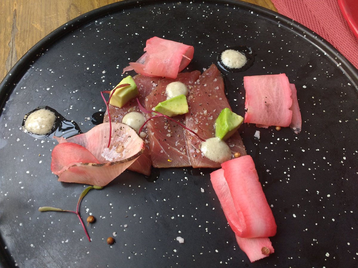 ulisesgarcia_'s tweet photo. Los chefs @DanteFerreroH y @cuchoelyucateco andan derrochando talento y sabor. #ElFestivalALasBrasas de @El_GrilloMX https://t.co/nrh8gMCAmz