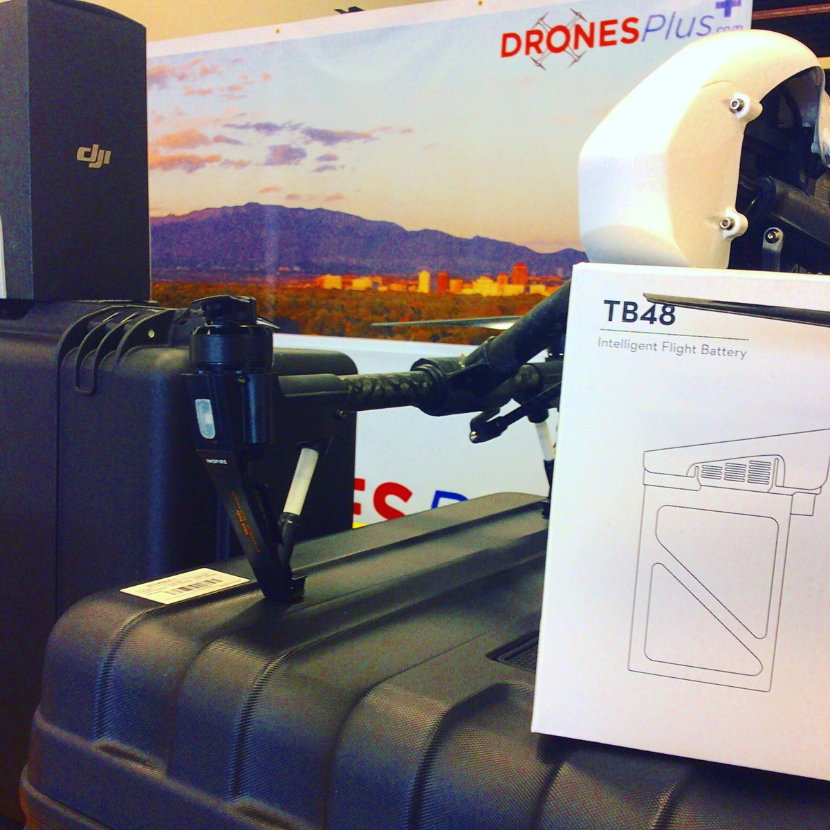 dronesplusabq's tweet photo. Tb48's are in stock!! Longer flights=awesomeness! https://t.co/gVFQvit3Qs