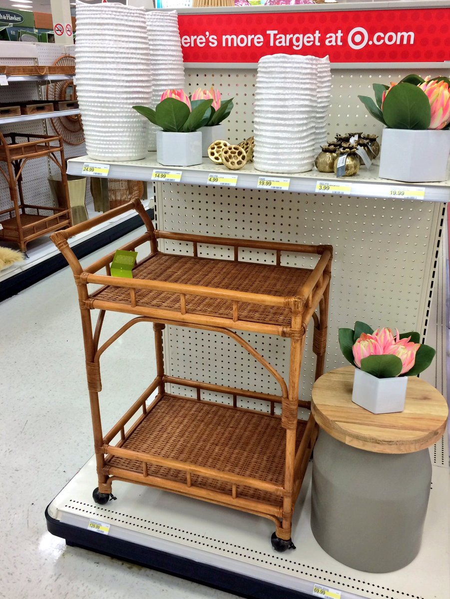 🏡 Decor trend runs consolidated and ready for weekend sales at #T1542 🛍 #VMTL <a href="/beeson_scott/">Scott Beeson</a> <a href="/SamanthaVMML/">Samantha Snow</a>